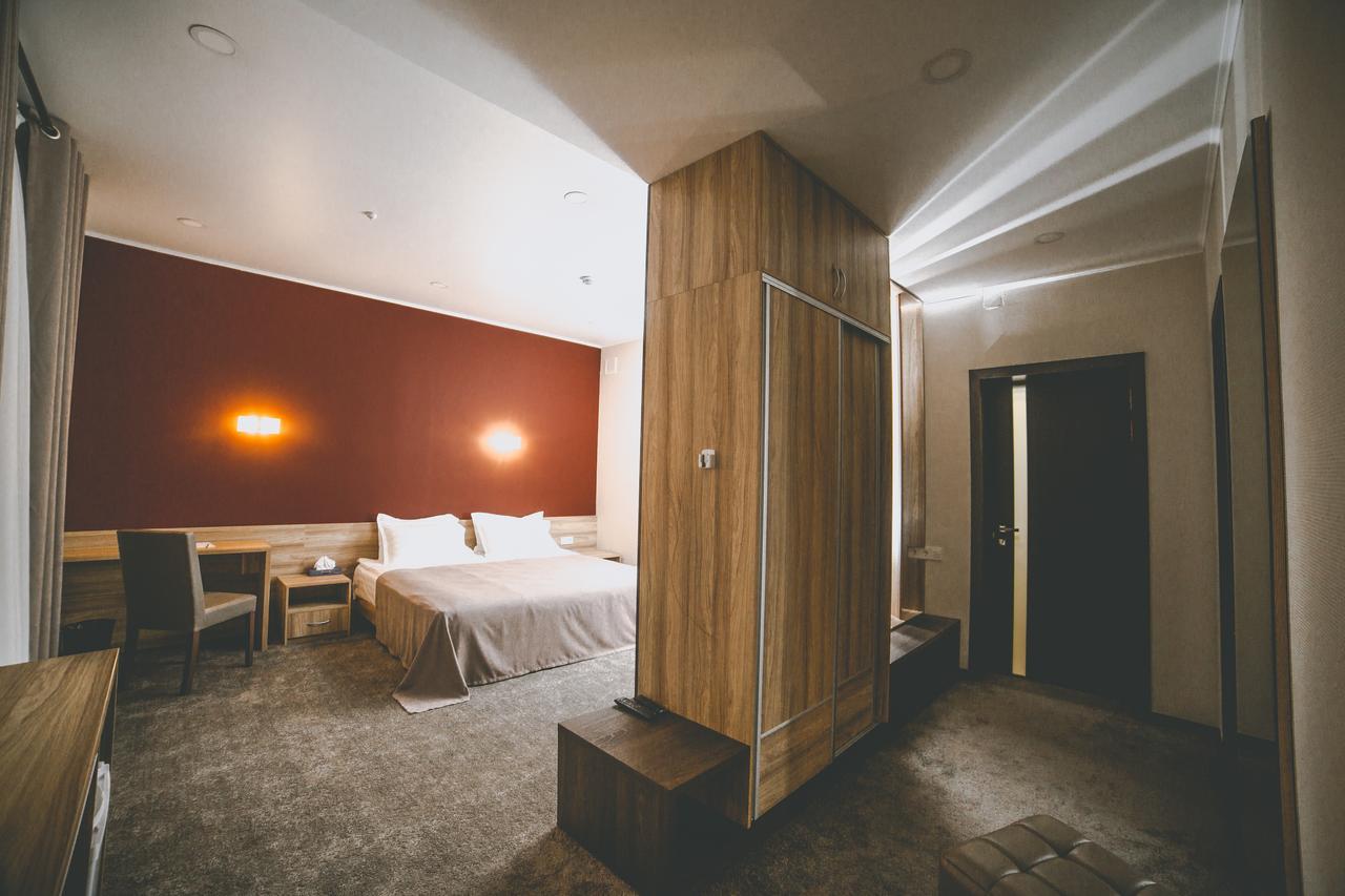 Lumarc Hotel Bishkek Exterior photo