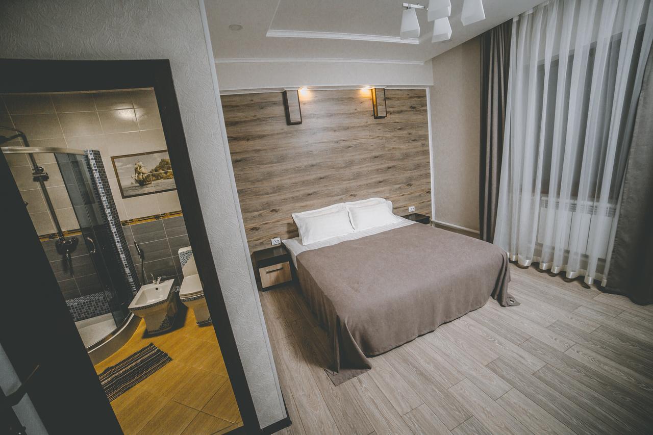 Lumarc Hotel Bishkek Exterior photo