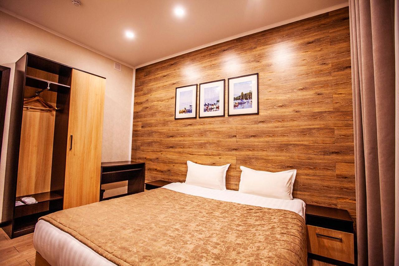 Lumarc Hotel Bishkek Exterior photo