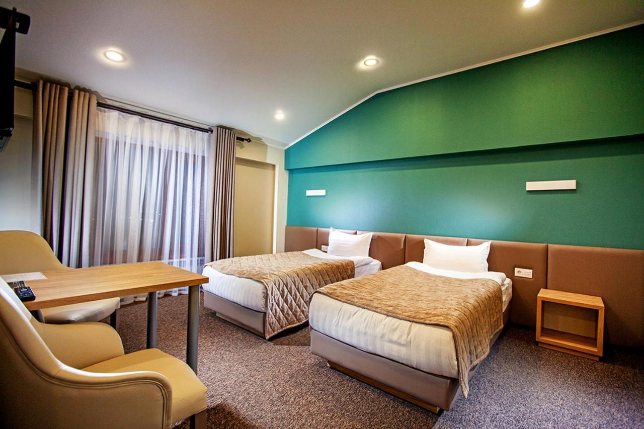 Lumarc Hotel Bishkek Exterior photo